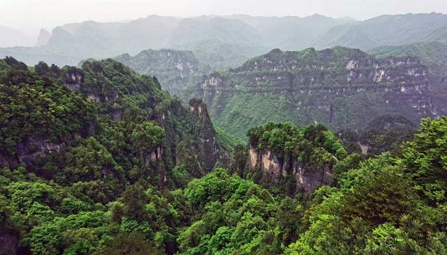 1751360405516048518.png 1.四川險峻的地勢地貌-1.png