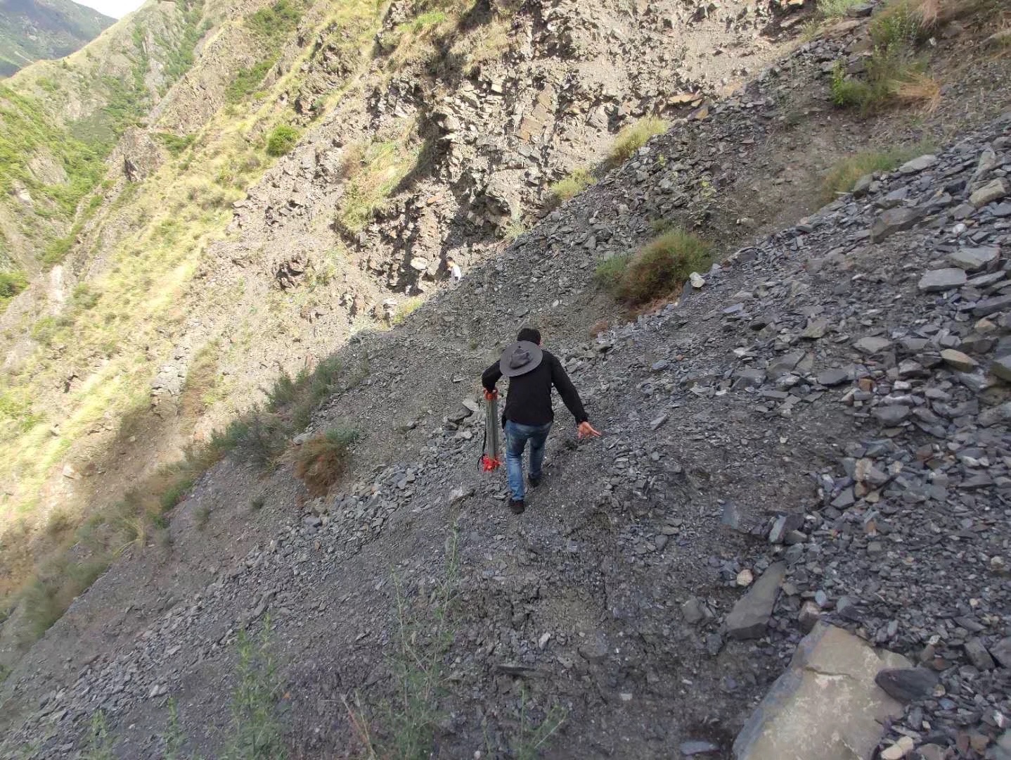 1751360467766073179.jpg 2.測繪作業(yè)者的日常-1.jpg