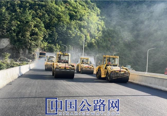 1756892908921074273.jpg 1756883801537461.jpg